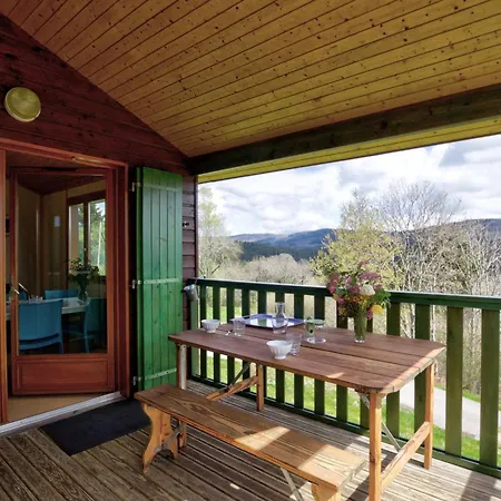 Casa vacanze Familial Equipe Avec Terrasse, Au Coeur Des Monts De La Madeleine, Proche La Loge Des Gardes - Fr-1-496-245 Saint-Rirand